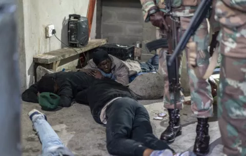La violencia está fuera de control en la capital de Sudáfrica 