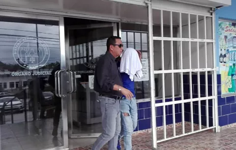Medida cautelar de notificación para dos presuntos violadores