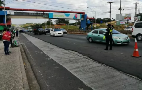 Más de 20 mil vehículos se han movilizado hacia el interior del país