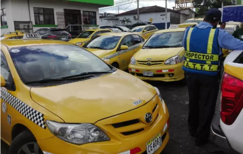 Taxistas de La Chorrera reclaman medidas de control contra el transporte pirata 