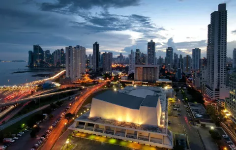 América Latina y el Caribe enfrentan el futuro del trabajo en Panamá con OIT