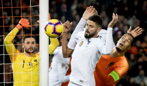 Es muy difícil salir del closet en el fútbol, afirma jugador de la selección de Francia