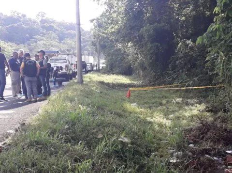 ¡Macabro! Encuentran osamenta con capucha cerca a la vía Centenario