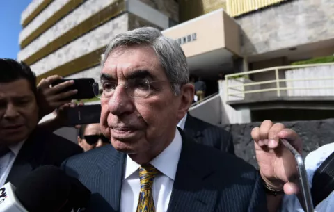 Óscar Arias declara ante la Fiscalía por las denuncias de delitos sexuales