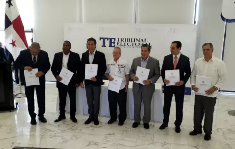 Tribunal Electoral anuncia que 2.7 millones de panameños están habilitados para votar