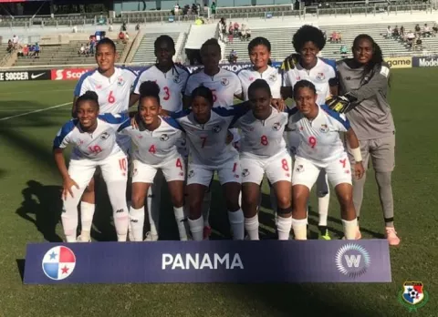 Panamá debuta goleando en el premundial femenino