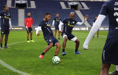 Julio Dely Valdés confirma su once titular para amistoso contra Brasil