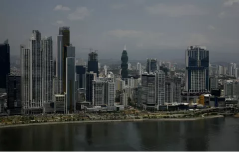 Panamá sigue sometido a amenazas por organismos internacionales