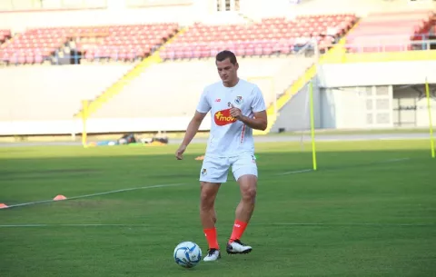 Selección de Panamá parte este martes hacia Portugal para amistoso ante Brasil