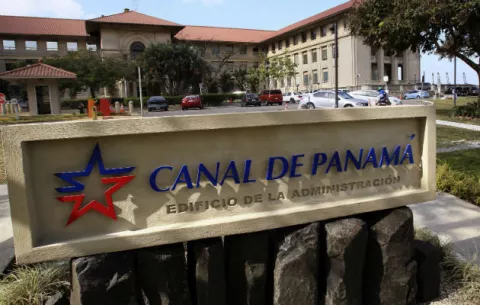Sacyr y sus socios mantienen en arbitrajes 4,570 millones por el Canal de Panamá