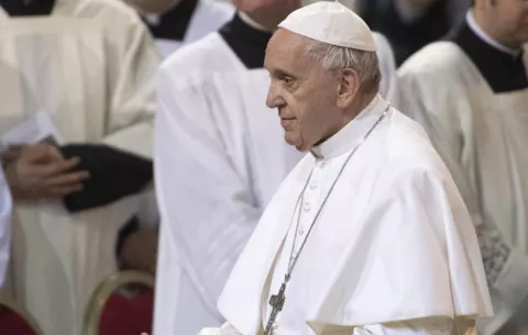 El papa hace un llamado para dejar de lado el consumismo y el egoísmo