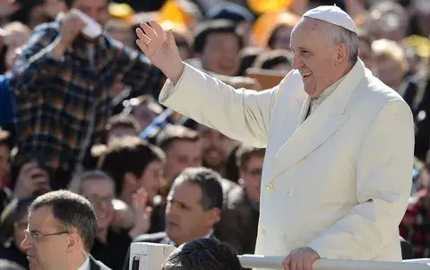 El papa pide reaccionar para no acostumbrarse a la miseria