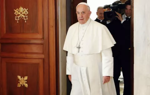 El papa obliga a denunciar los abusos sexuales y el encubrimiento