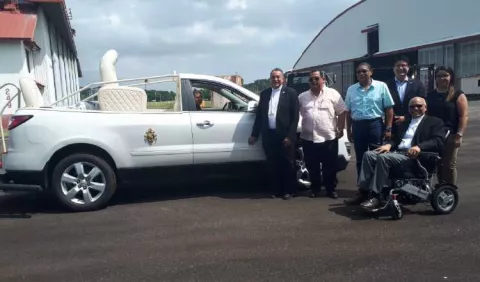Papamóvil que usará Francisco para la JMJ 2019 llega al país procedente de Colombia