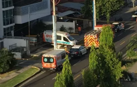 Pareja sobrevive a una caída del décimo piso en edificio de la Ciudad de Panamá