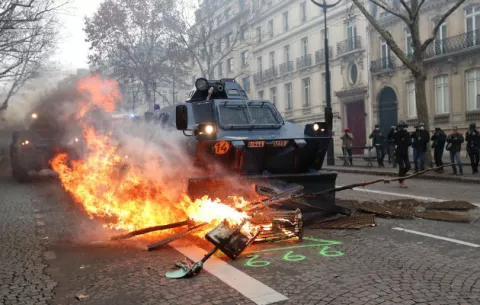 Francia: Las detenciones y el dispositivo policial limitan los disturbios en las protestas