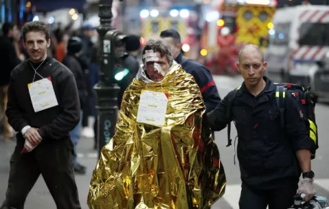Francia: una explosión en una panadería parisina deja tres muertos