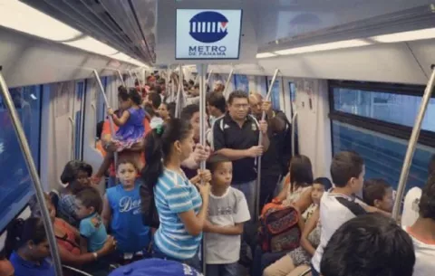 El cobro de doble pasaje en el metro  es 'arbitrario', según abogado
