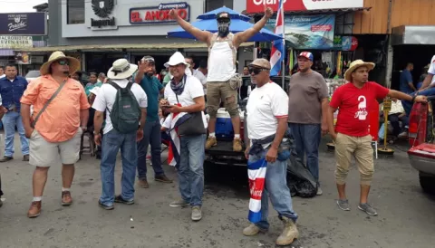 Pérdidas por el cierre en Paso Canoas ascienden a más de $20 millones