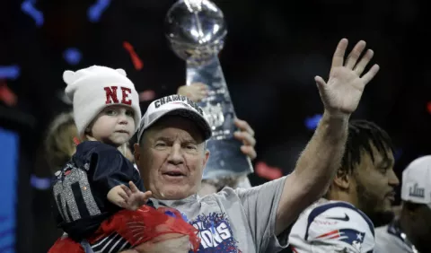 Tom Brady y Belichick imponen su experiencia en el Super Bowl