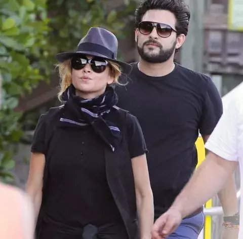 Paulina Rubio muy enamorada y ¿embarazada?