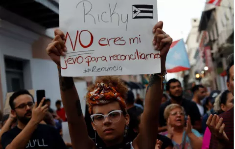 Un chat causó una explosión de protestas en Puerto Rico