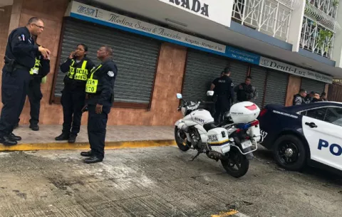 Tres adultos y un menor detenidos por pelea callejera cerca a la Avenida 12 de Octubre