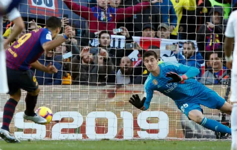 Polémica por nueva forma de cobrar penales y otros cambios en reglas del fútbol