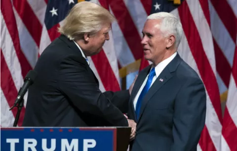 Pence llega a Japón para abordar cuestiones de seguridad y economía con Abe