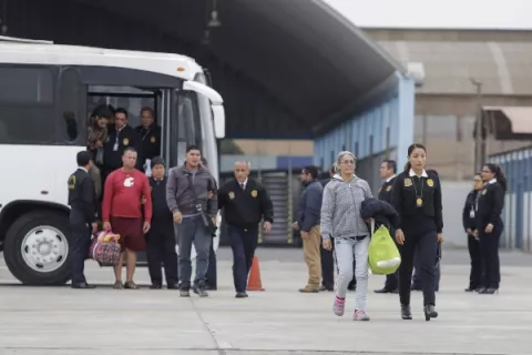 Desde el 15 de junio Venezuela también le  pedirá visa a los ciudadanos peruanos 