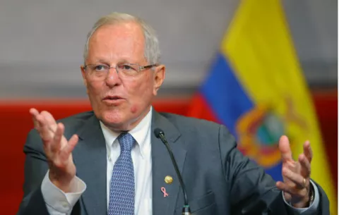 Kuczynski abandona la clínica y es trasladado a su casa para cumplir arresto