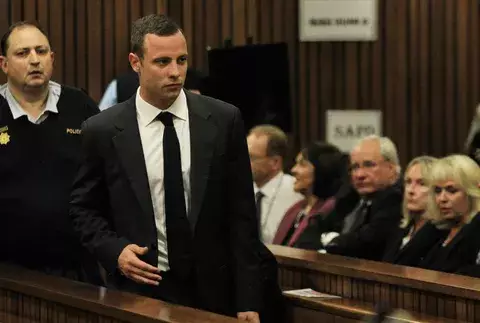 Interrumpen juicio de Oscar Pistorius 