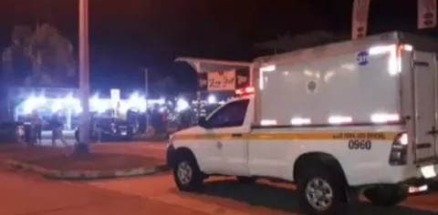 Madrugada de tiroteos en restaurante de Plaza Centennial deja dos muertos y un herido