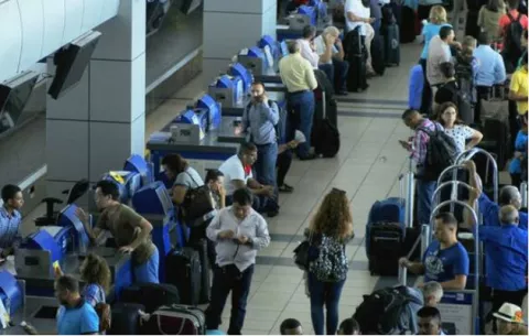 Polémica en Panamá por posibles impuestos a turistas y pasajeros en tránsito