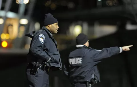 Nueva York aumenta la seguridad en las sinagogas tras el tiroteo en California