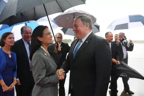 Mike Pompeo llega a Panamá y se reúne con el presidente Juan Carlos Varela