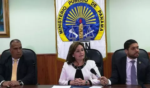 Silencio de Kenia Porcell sobre metabuscador denota falta de transparencia