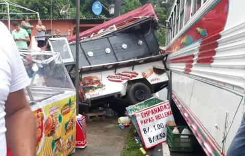 Le salvan el pie derecho a vendedor tras accidente en Portobelo 
