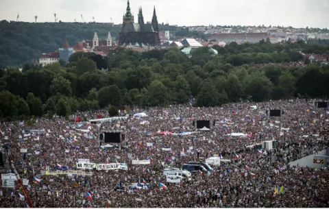 Praga vive la mayor protesta ciudadana desde 1989 contra el primer ministro