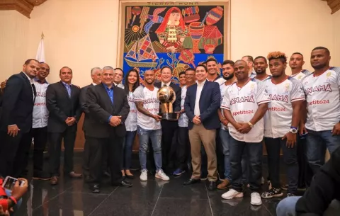 Toros de Herrera reciben incentivo de mil 500 dólares por ganar Serie del  Caribe
