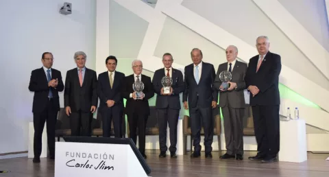 Institución panameña y dos doctores reciben galardón en Premios Carlos Slim en Salud 2019