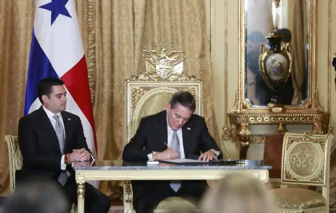 Aprueban traslado de 10 millones de dólares para pagar a proveedores 