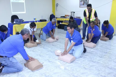 Capacitan a inspectores y oficiales de seguridad en primeros auxilios en Chiriquí