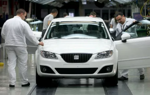 La producción de vehículos en Brasil sigue en rojo pese a subida de abril