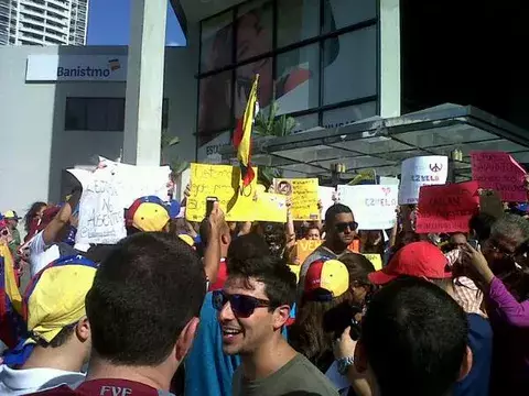  Venezolanos pedirán a Martinelli invocar en OEA la Carta Democrática