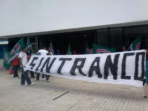 Colonenses se manifiestaron en la Asamblea para pedir empleo