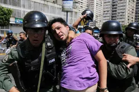 Dos nuevas muertes cobra violencia en Venezuela