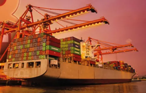 El puerto de Manzanillo supera movimiento de carga y hace historia