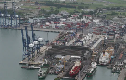 Empresa que regenta puerto en el Canal de Panamá afectada por "huelga ilegal"