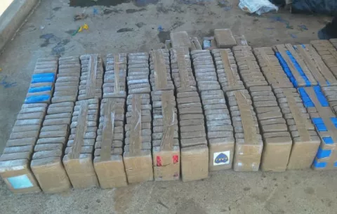 Detienen a tres colombianos con 335 paquetes de droga en Punta Burica